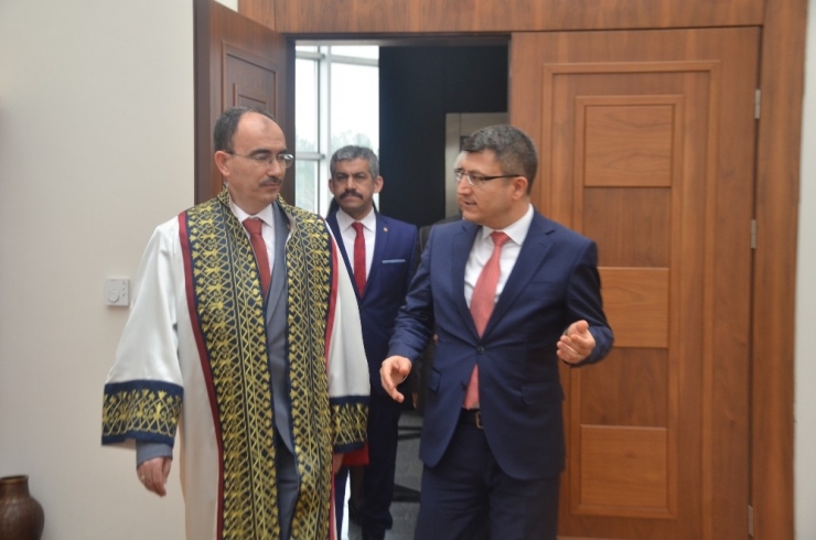 Bilecik Şeyh Edebali Üniversitesinin Yeni Rektörü Göreve Başladı