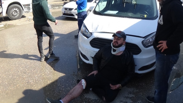 Elektrikli Bisiklet İle Otomobil Çarpıştı: 2 Yaralı