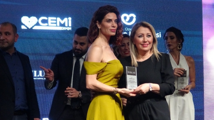 Bursa’da Başarılı Kadınlar Ödüllendirildi