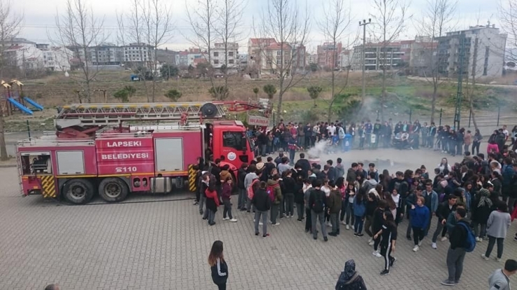 Lapseki’de Lise Öğrencilerine Yangın Eğitimi