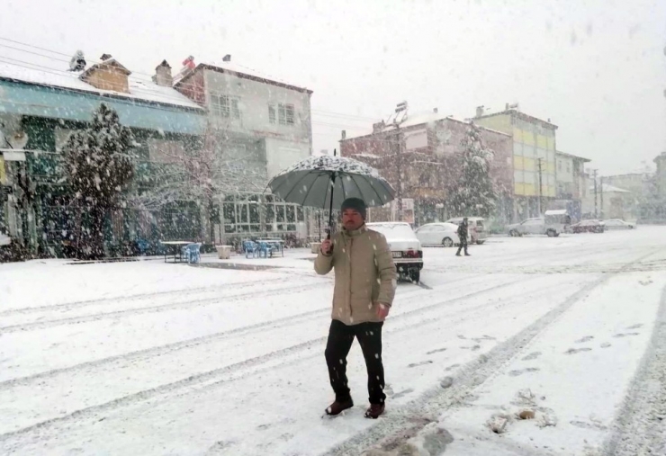 Denizli’nin Yüksek Kesimlerinde Kar Yağışı Etkili Olmaya Başladı