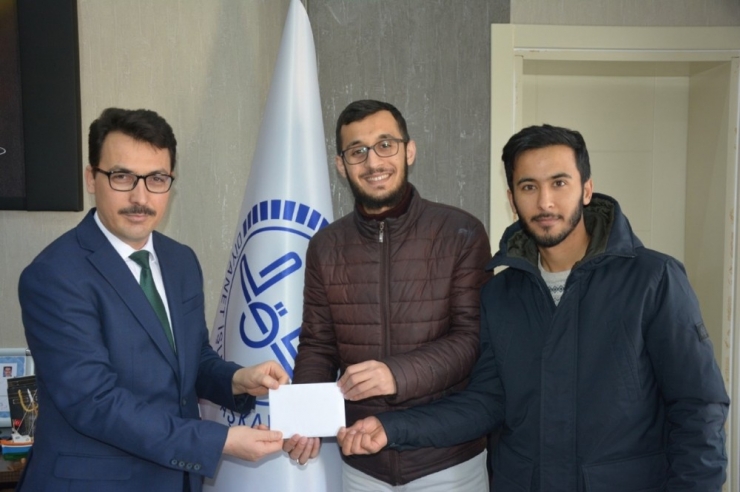 Harçlıklarını Kardeşlerine Gönderdiler