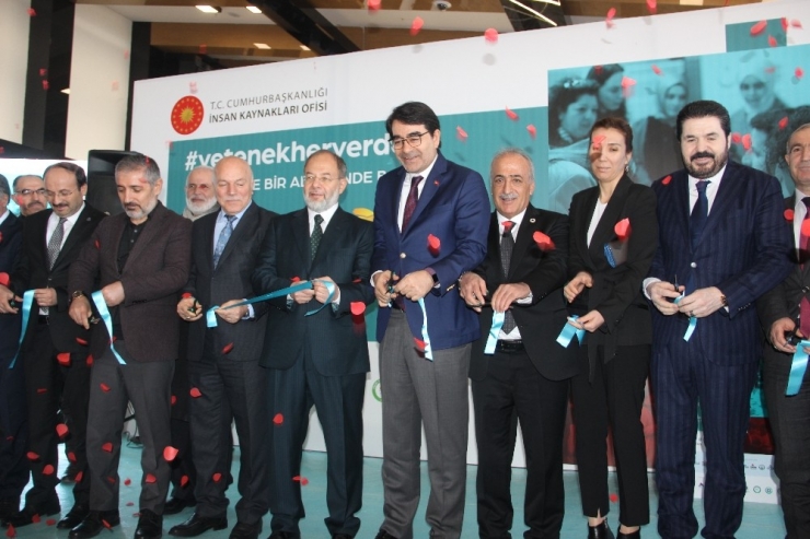 Türkiye’nin En Büyük Kariyer Fuarlarından Dakaf Açıldı