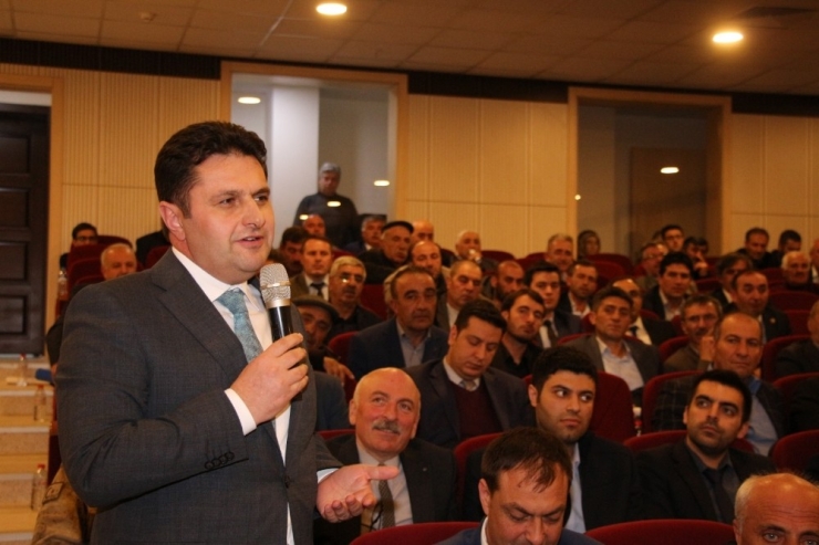 Vali Memiş, Muhtarlarla Bir Araya Geldi: “Oltu Bizim Gözbebeğimiz”