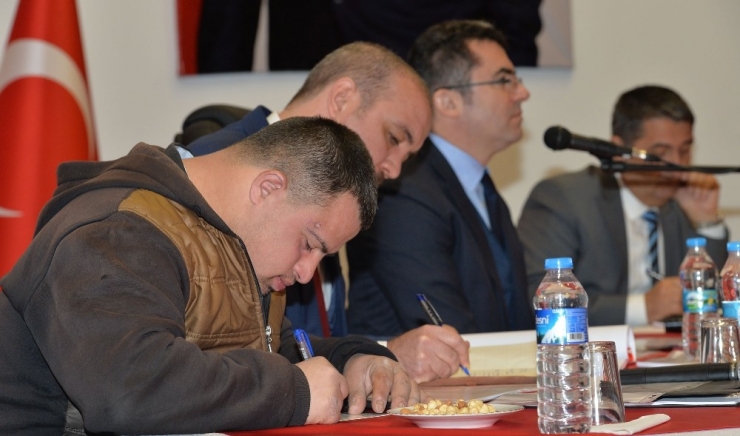 Vali Memiş Muhtarları Dinledi, Down Sendromlu Kadir Not Aldı