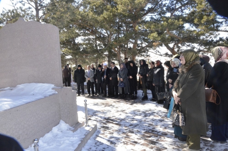 Nene Hatun Kabri Başında Dualarla Anıldı