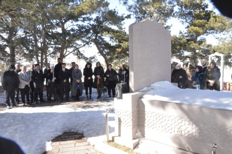 Nene Hatun Kabri Başında Dualarla Anıldı