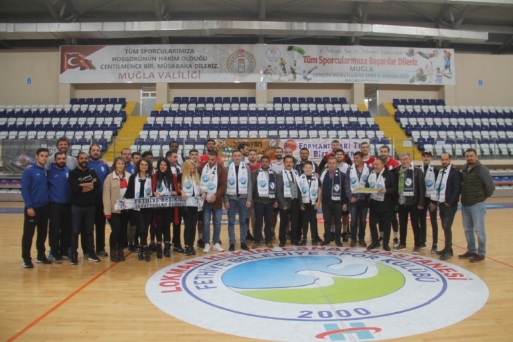 Fethiye Beşiktaş Taraftarlar Derneği’nden Atkı Kampanyasına Destek