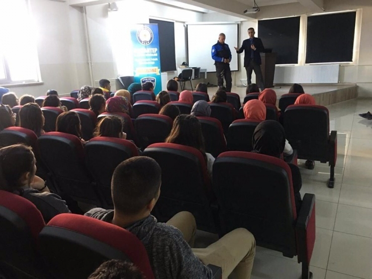 Öğrencilere Sosyal Medya Uyarısı