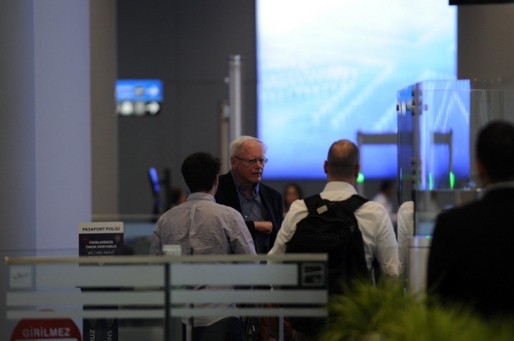 Abd Suriye Özel Temsilcisi James Jeffrey Vıp Yerine Yolcu Terminalini Kullandı