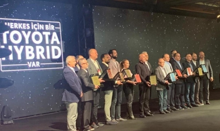 Toyata Plaza Aktoy’a Müşteri Memnuniyeti Ödülü