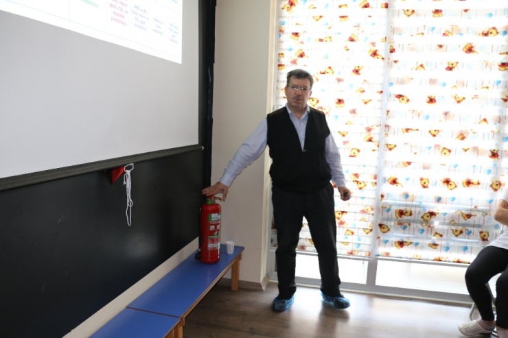 Kartal’da Kreş Müdürlüğü Çalışanlarına Yönelik ‘İş Sağlığı Ve Güvenliği’ Eğitimi