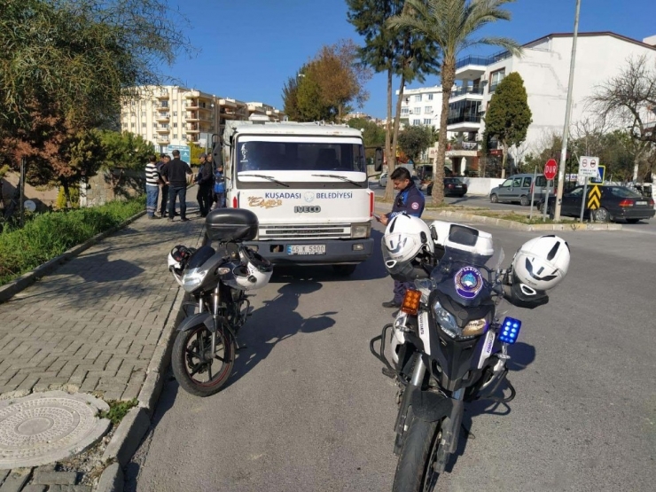 Kuşadası’nda Geri Dönüşüm Atıklarını Kaçak Toplayanlara Zabıtadan Operasyon