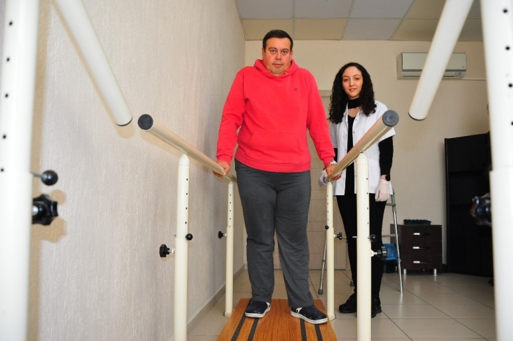 Yatalak Olarak Geldiği Bakım Merkezinin Hasta Bakıcısı Oldu