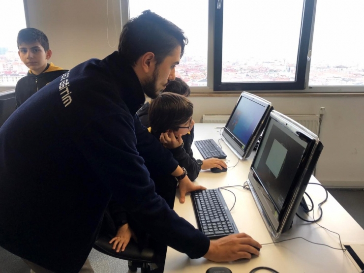 Küçük ’Bayraktarlar’