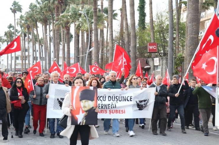 Marmaris’te ’Şehitlere Saygı’ Yürüyüşü