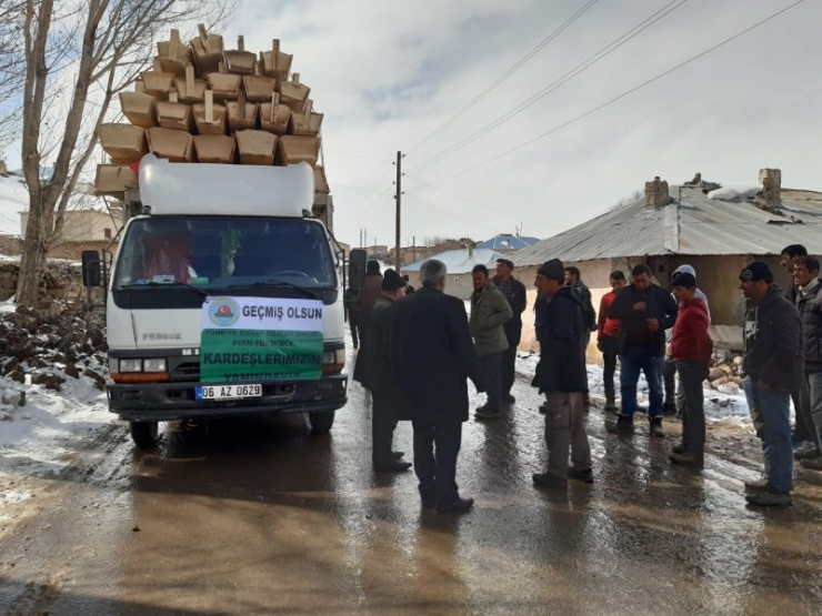 Tzob Deprem Bölgesine 300 Adet Yemlik Gönderdi