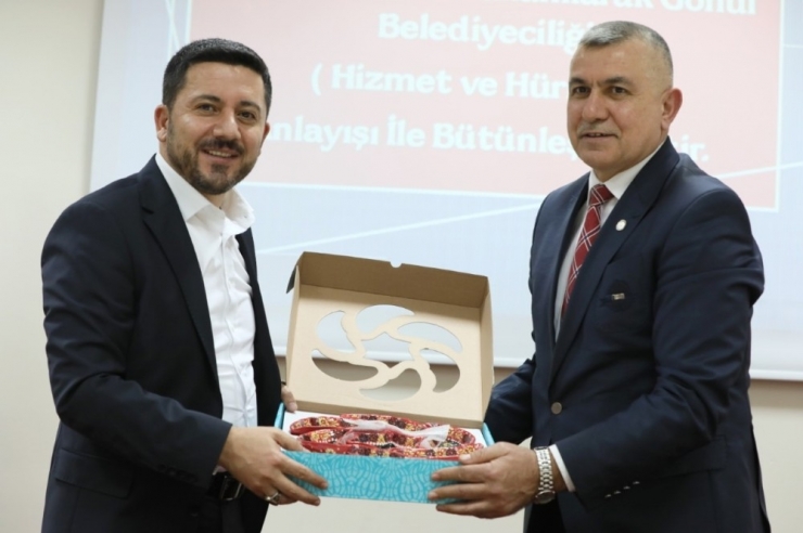 Nevşehir Belediye Başkanı Arı, Ziraat Odası Yöneticilerine Projelerine Anlattı