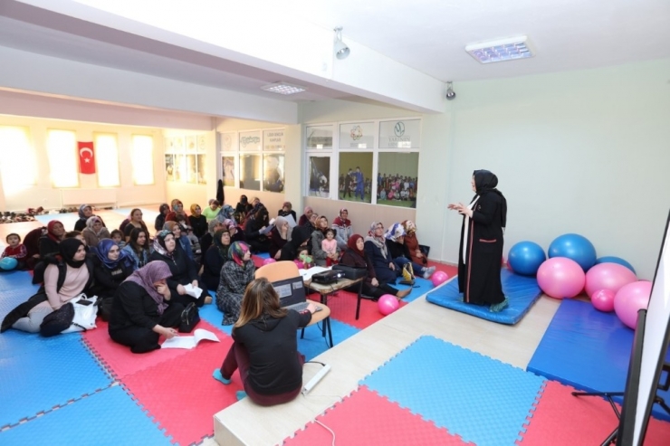 Nevşehirli Kadınlara Sağlıklı Beslenme Ve Obeziteyle Mücadele Eğitimi Verildi