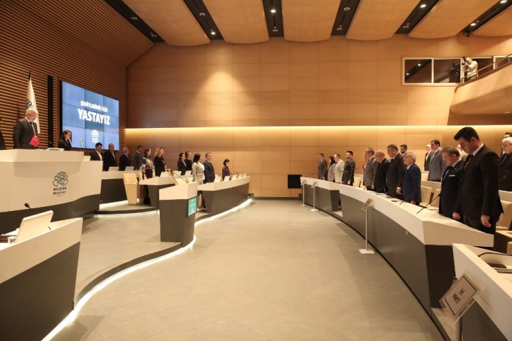 Nilüfer Meclisi’nde Şehitlere Saygı Duruşu