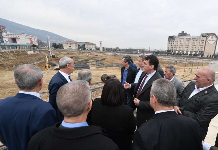 Muhalefetten Osmangazi Meydanı’na Tam Destek