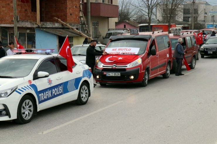 Taksiciler Ve Dolmuşçulardan Şehitler İçin Bayraklı Konvoy