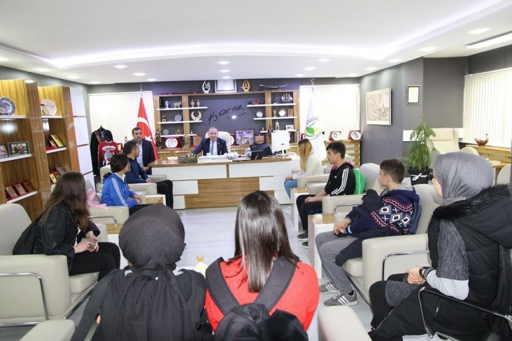 Sungurlu Belediyesi Başarılı Sporcuları Ödüllendirdi