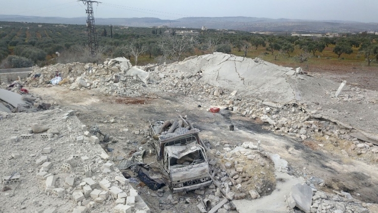 Rejim Sivillere Uykuda Saldırdı