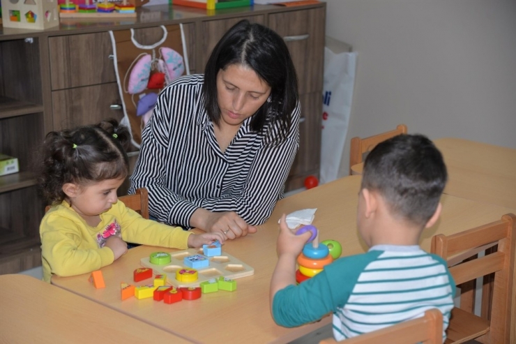 Türkan Saylan Çocuk Sosyal Tesisi Miniklere Hizmet Vermeye Başladı