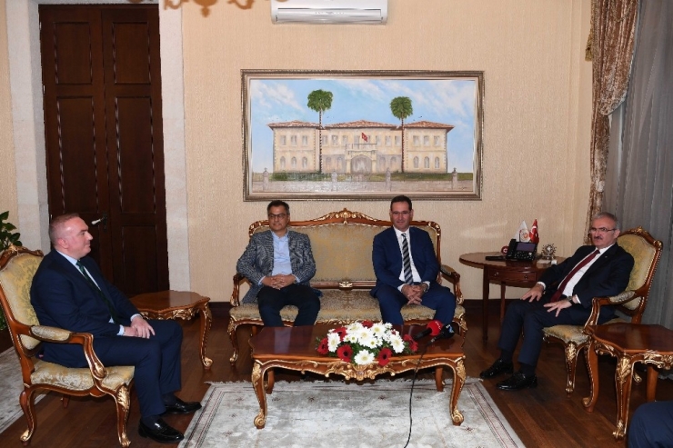 Depremzedeleri Yalnız Bırakmayan Hayırseverlere Teşekkür Belgesi