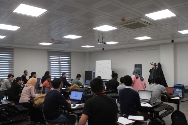 12 Ülkeden 200 Öğrenci Anadolu’nun Akademisi’nde Hazırlanıyor