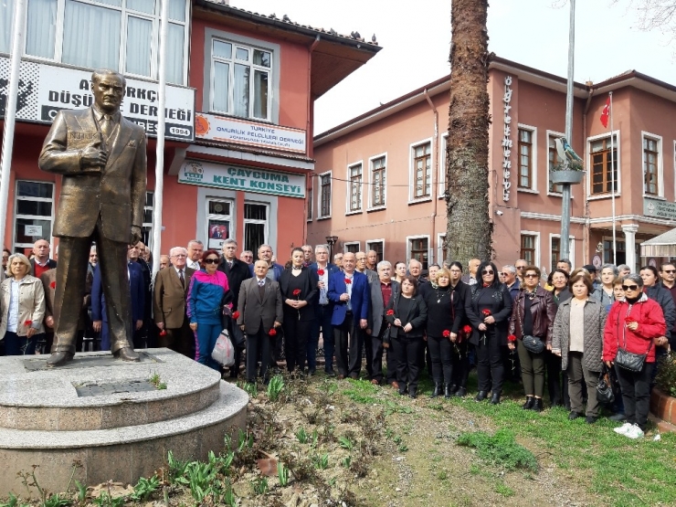 Şehitler İçin Saygı Duruşu