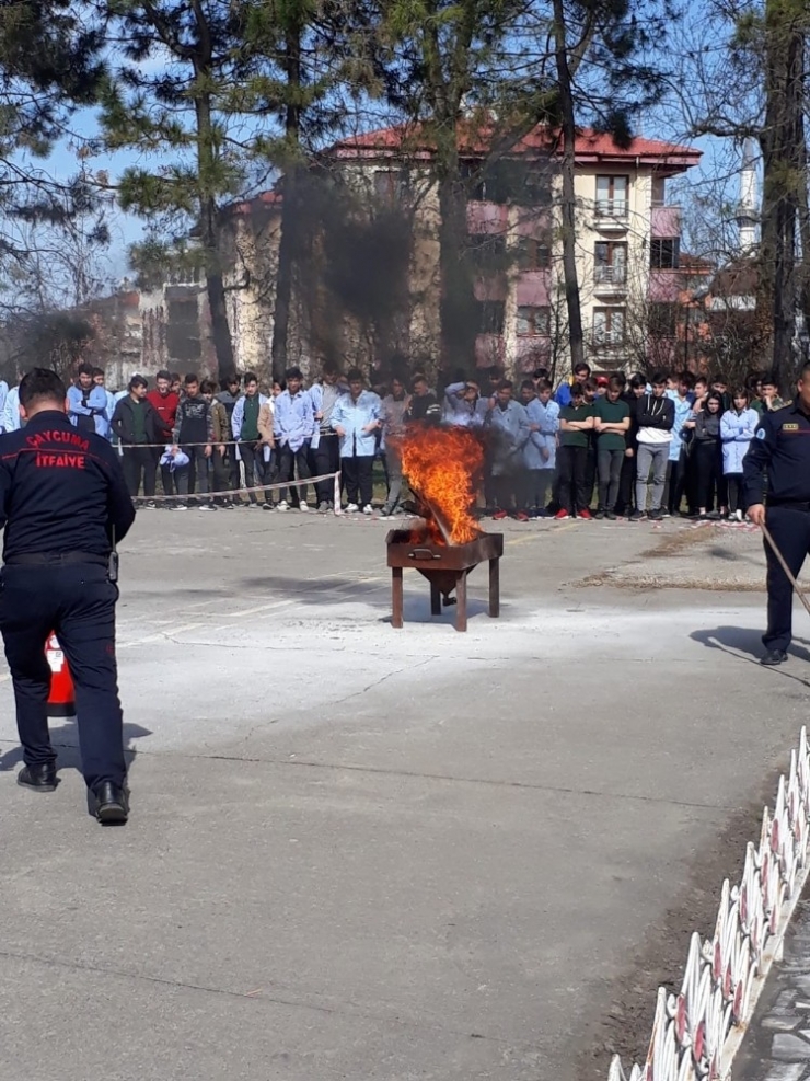 İtfaiyeden Yangın Kurtarma Tatbikatı