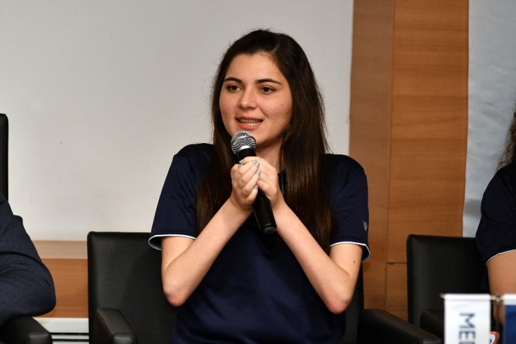 Beylikdüzü’nde Kadın Ve Spor Konuşuldu