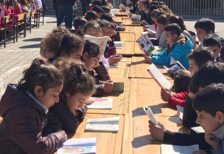 Tatbikat Sonrası Öğrencilerin Pizza Keyfi