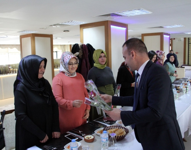 Ağrı Milli Eğitim Müdürü Tekin, Kadınlar Günü’nü Kutladı