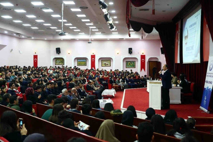 18. Gençlik Şurası’nda Gençler Kendilerini Eleştirdi