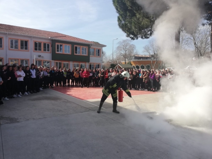 Biga İtfaiyesi Eğitim Ve Tatbikatlara Devam Ediyor