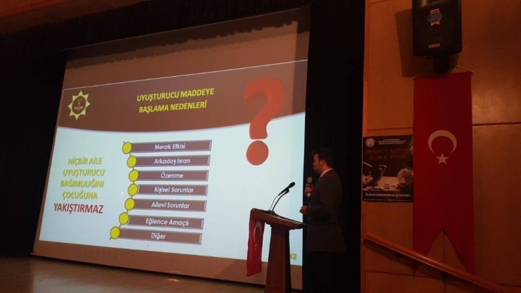 Tatvan’da Muhtarlar Ve Uyuşturucu İle Mücadele Toplantıları