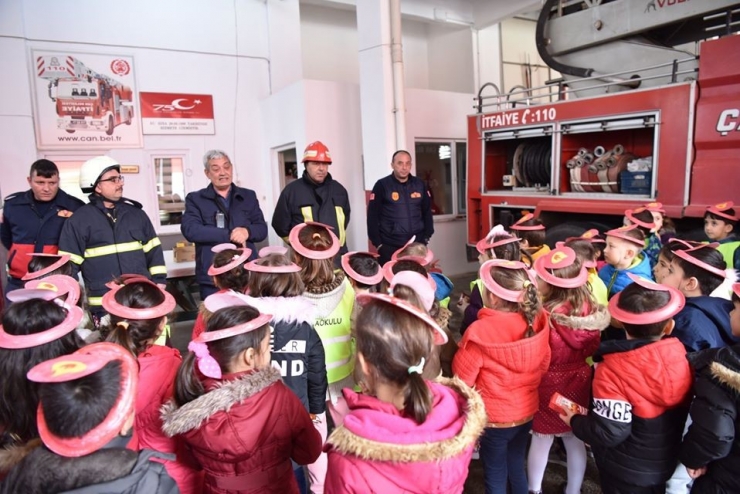 Minik Öğrencilerden İtfaiye Ziyareti