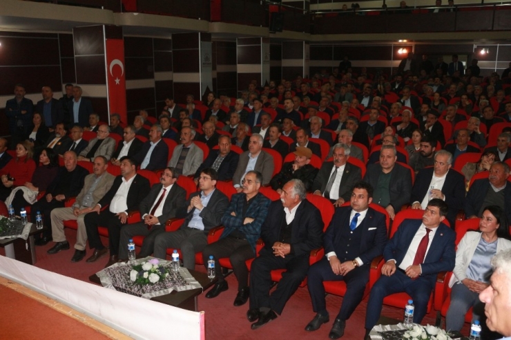 ’Demokrasi Ve Hukuk’ Konulu Konferans Düzenlendi