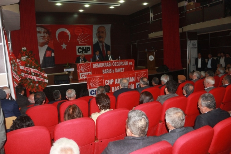 ’Demokrasi Ve Hukuk’ Konulu Konferans Düzenlendi