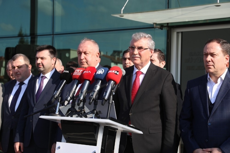 Sakarya Büyükşehir Belediye Başkanı Ekrem Yüce, Milletvekili Özkoç’u Kınadı