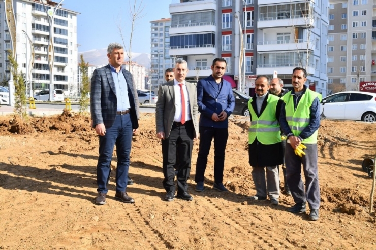 Yeşilyurt’ta Yeşil Alanlar Arttırılıyor