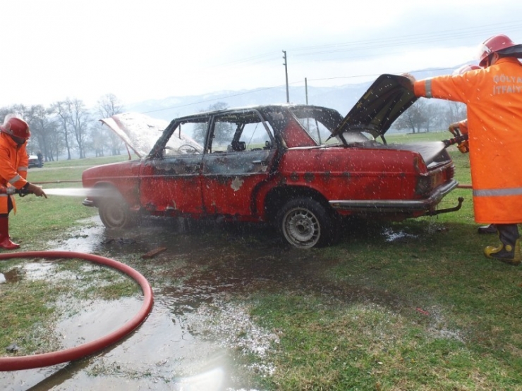 Düzce İtfaiyesi İlçe İtfaiyelere Eğitim Veriyor