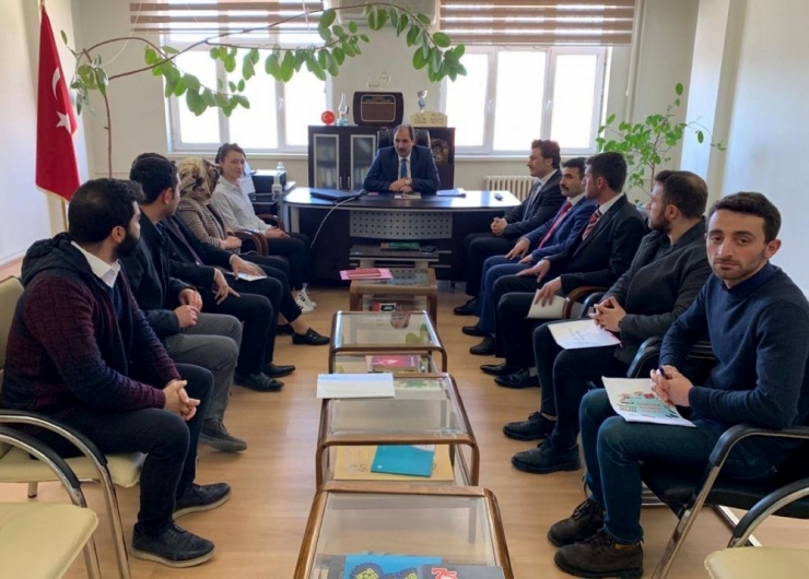 Milli Eğitim Müdürü Aziz Gün, Kemaliye’de Okul Ziyaretleri Gerçekleştirdi