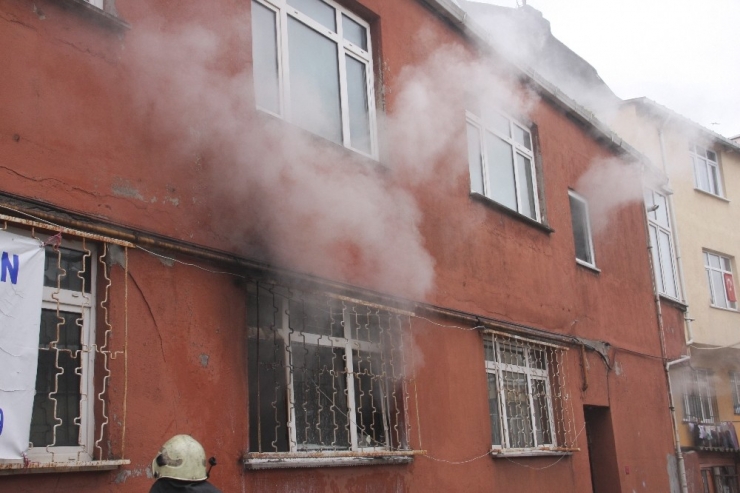 Eyüpsultan’da Gecekondu Yangını