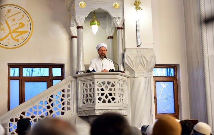 Diyanet İşleri Başkanı Prof. Dr. Erbaş Şehitler İçin Dua Etti