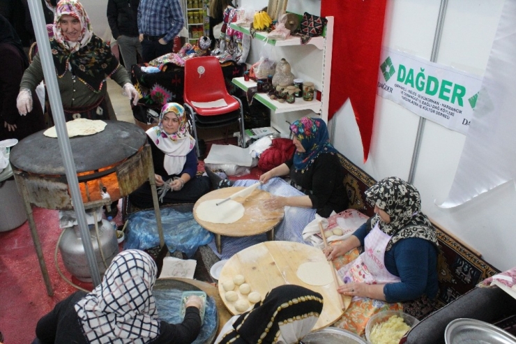 Kurdele Yerine Peynir Kestiler