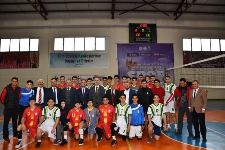 İnegöl’de Voleybol Ve Basketbol Finalleri Nefes Kesti